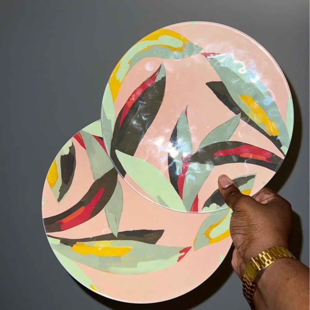 DINNERWARE - Picture 1 of 3